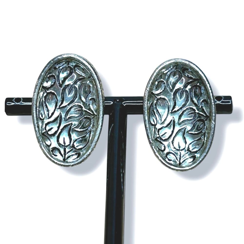 Vintage Silver Tone Clear Black Etched Leaf Vines Oval Dome Clip On Earrings